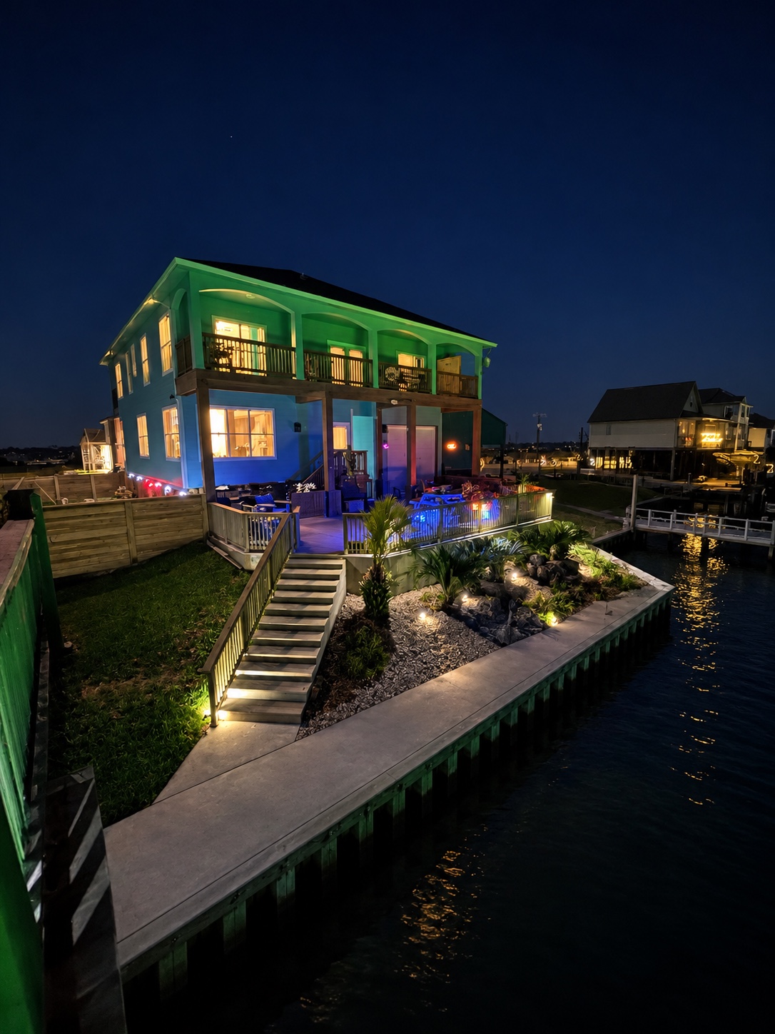 The Lodge | Four-Bedroom Waterfront Stay in Sargent, TX